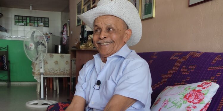 Isaac “Tijito” Carrillo entre cantos, nostalgias y evocaciones donde el amor se posó en su corazón