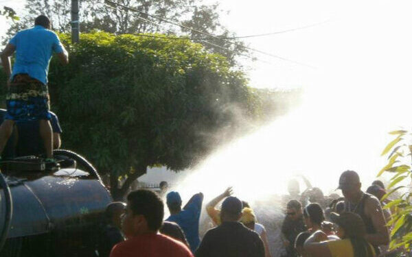 Alcaldía de Riohacha prohibirá el desperdicio de agua o ‘mojadera’ durante las fiestas de carnaval