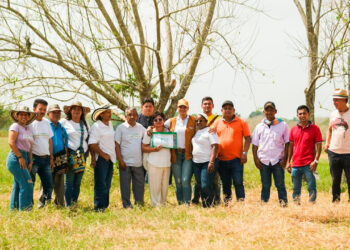 Campesinos de Córdoba reciben tierras de sociedad del Ubérrimo