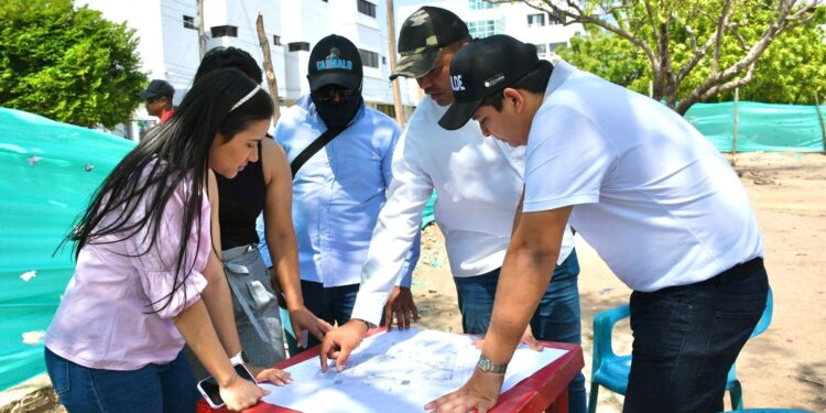 En Barrancas inicia la construcción de la nueva plaza principal José Prudencio Padilla