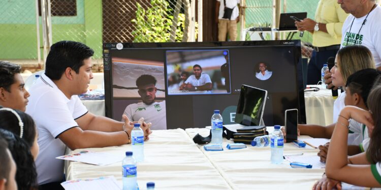 Luis Díaz  participó de manera virtual de la mesa del Plan de Desarrollo de Barrancas