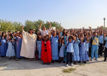 Gobernador de La Guajira abre el año escolar cumpliéndole la palabra a los niños guajiros