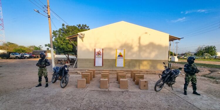 Incautan 132 unidades de licor  y más de 150.000 cigarrillos de contrabando