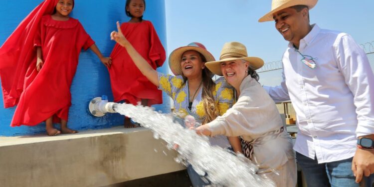 Entregan centro de abastecimiento de agua en la Flor de La Guajira