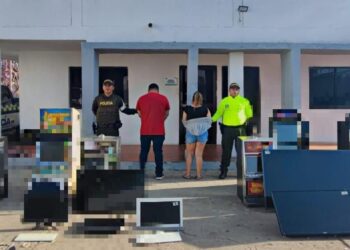 Dos personas capturadas y 29 dispositivos de juegos de azar incautados en operativo en Maicao