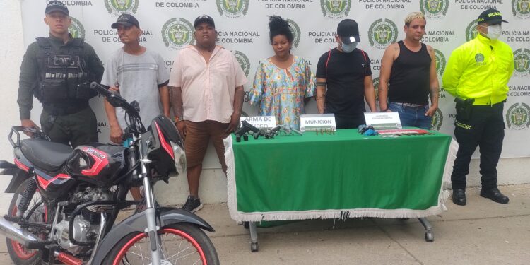 Capturadas cinco personas por porte ilegal de armas de fuego y tráfico de estupefacientes