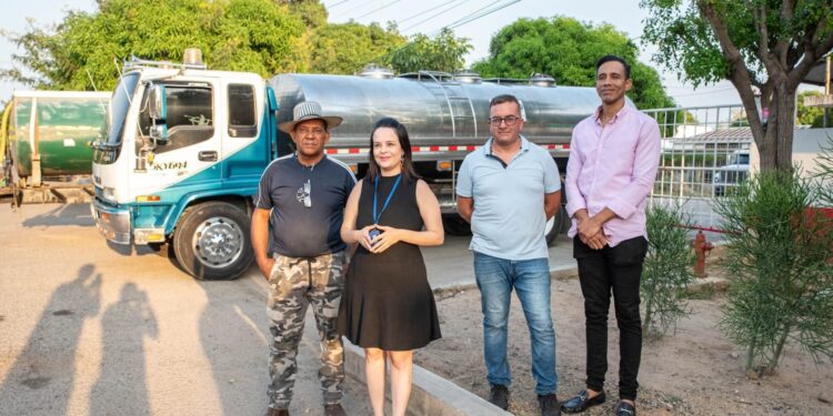 San Juan del Cesar recibió dos carrotanques