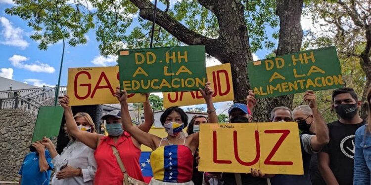 Por estar desincronizados, somos débiles como pueblo