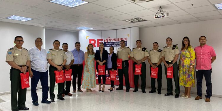 Miembros de las Fuerzas Armadas de Honduras presentes en curso de formación internacional organizado por la Universidad Libre