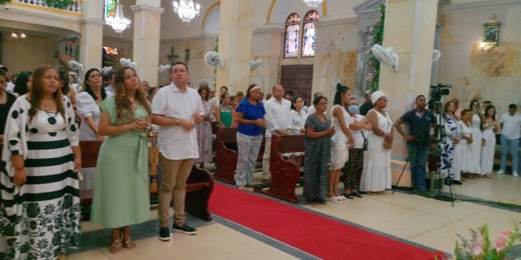 Con devoción los riohacheros acuden a la celebración en honor a la ‘Vieja Mello’
