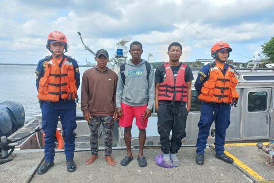 Rescatados tres náufragos panameños en el Pacífico