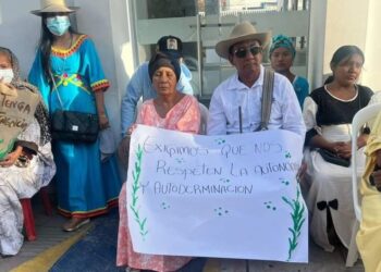 Docentes de siete nuevos centros etnoeducativos de Riohacha se mantienen en protesta