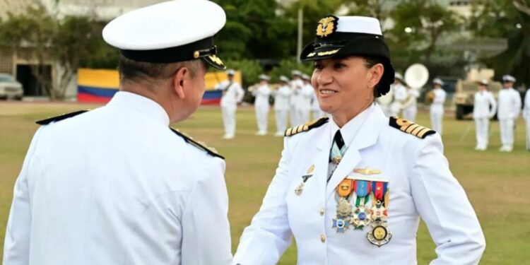 Por primer vez una mujer toma las riendas de la unidad logística más importante de la Armada en el Caribe