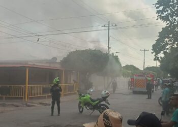 Cortocircuito habría originado incendio en una vivienda en el Centro de Maicao