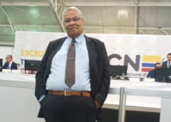 Abogado José Manuel Abuchaibe ratifica su denuncia contra el presidente Petro por violación a topes electorales