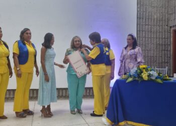 Mavis Granadillo, homenajeada en sus 38 años de periodismo