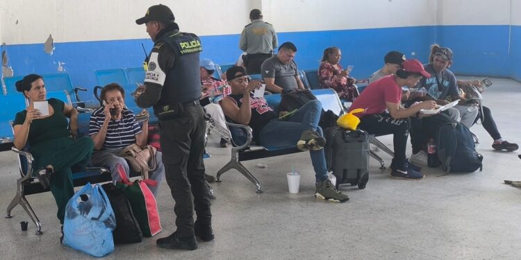 100 personas fueron sensibilizadas en la prevención de delitos a viajeros de Maicao