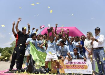 25 mujeres de Barrancas se coronan campeonas del torneo “Jóvenes Talentos Cerrejón”