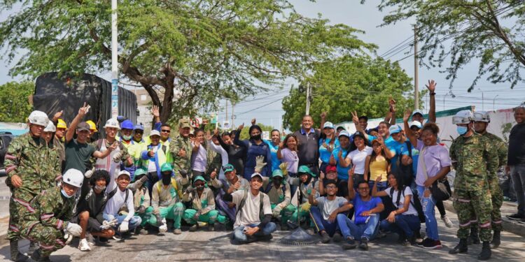 Alcaldía de Riohacha se suma a jornada de limpieza en los mangles