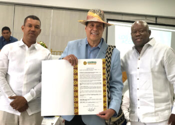 Asamblea de La Guajira reconoce trayectoria del abogado y narrador deportivo Javier Fernández