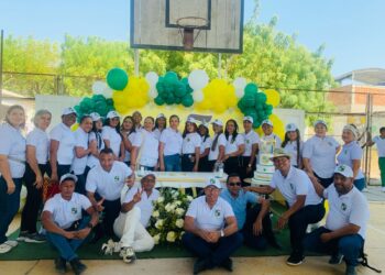 Institución educativa José Agustín Solano de Barrancas celebró sus bodas de zafiro
