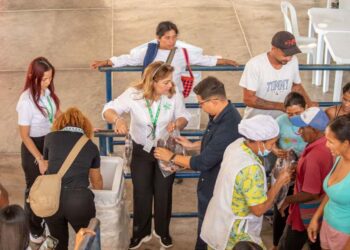 Sena y la Universidad de La Sabana entregaron 340 kilos de tilapia congelada en La Guajira