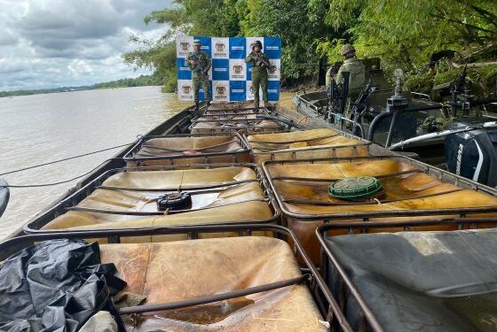 Armada de Colombia incautó 200 toneladas de cemento y más de 50 mil galones de combustible