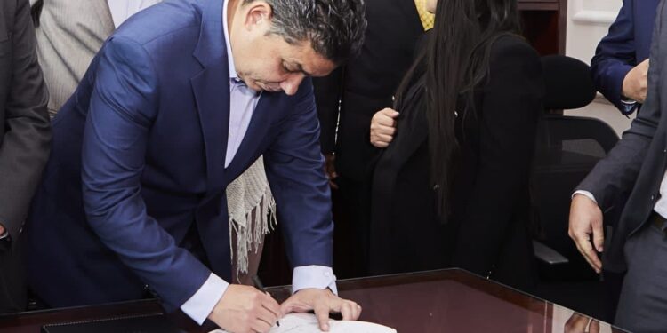 Congresistas de varios partidos presentaron proyecto de transfuguismo político