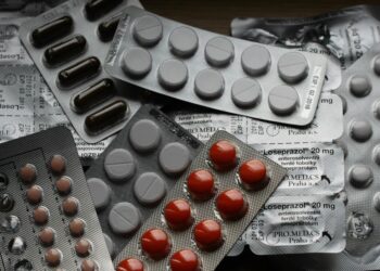 Solicitan medidas para reducir impacto por desabastecimiento de medicamentos