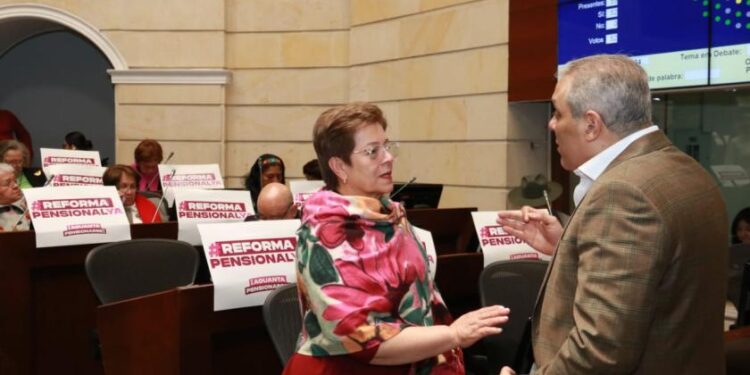 Sesión informal para escuchar a sectores interesados en reforma pensional se hará después de Semana Santa