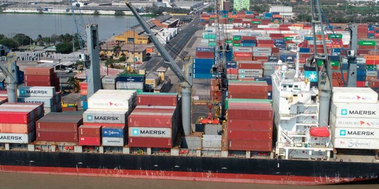 Impactan red dedicada al contrabando que estaría conformada por integrantes de la Policía y particulares