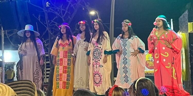 Diseñadoras wayuú llevaron a pasarela su última colección de Wayuushein en la vitrina comercial de Colombia, Maiko’ü