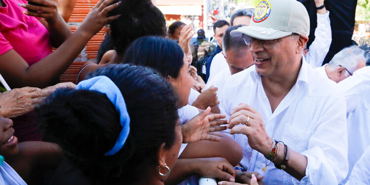 Les pido a los congresistas salvar la reforma a la salud, porque es salvar a la gente: Gustavo Petro