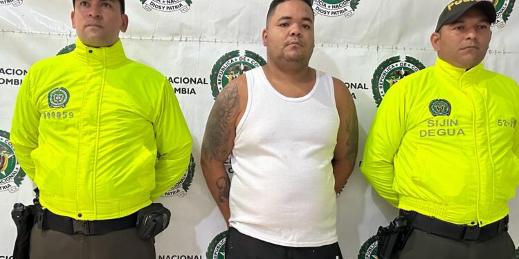 Retienen y notifican a una persona con circular roja de INTERPOL, por el delito de homicidio