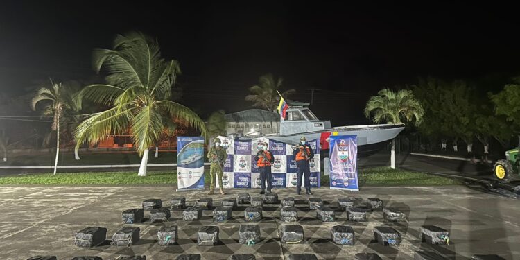 Incautan cerca de una tonelada de cocaína en el Golfo de Urabá