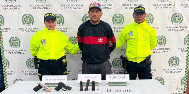 En Maicao capturan a “alias” Jonathan con dos pistolas ilegales
