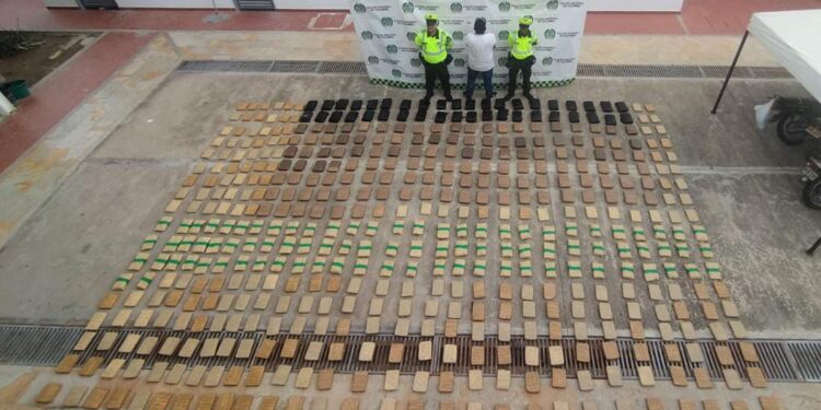 Incautan 571 kg de marihuana en la vía Distracción – Cuestecitas
