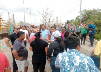 Levantan bloqueo en el puente del Riíto luego de compromisos de la Alcaldía de Riohacha