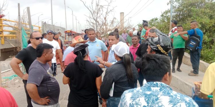 Levantan bloqueo en el puente del Riíto luego de compromisos de la Alcaldía de Riohacha