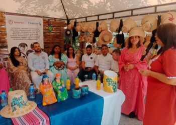 Más de 30 artesanas de La Guajira participan en programa de emprendimiento de MinInterior