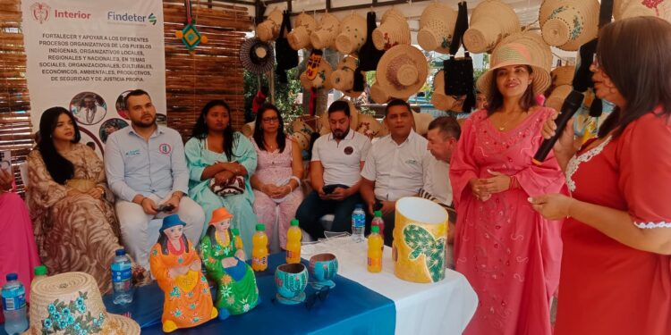 Más de 30 artesanas de La Guajira participan en programa de emprendimiento de MinInterior