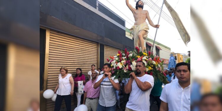 Los cargadores, una tradición religiosa que se mantiene en la ciudad de Riohacha