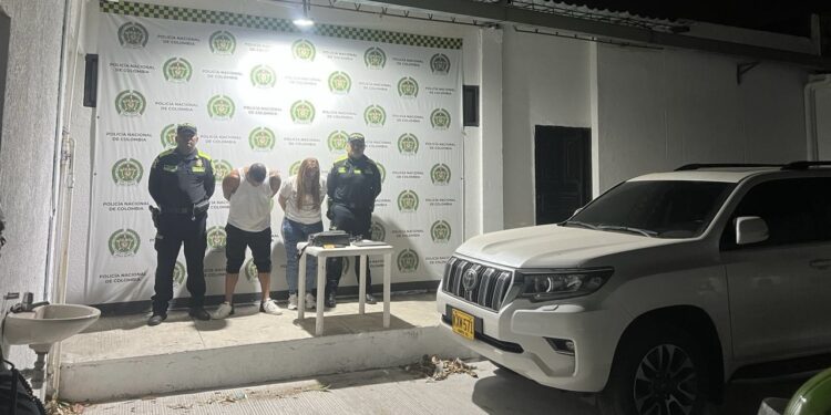 En Santa Marta cae pareja con camioneta  robada en Barranquilla que trasladaban a La Guajira