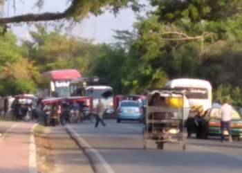 Bloqueada la vía entre el corregimiento de Papayal y Hatonuevo