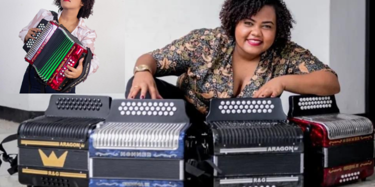 Jennifer Aragón García, lista para coronarse reina de acordeoneras mayores