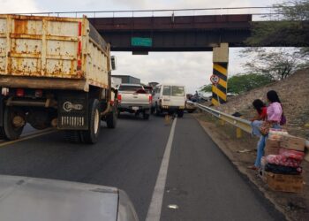 Despejada la carretera en Cuatro Vías- donde comunidad de Uribia protestaba contra Air-e