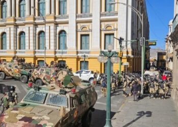 Presidente de Bolivia denuncia frustrado  intento de golpe de Estado a la cabeza del comandante del Ejército