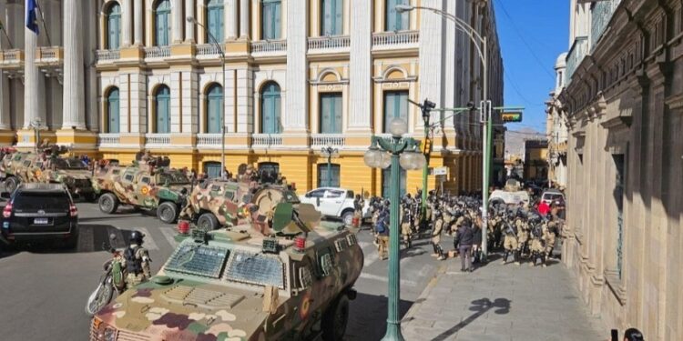 Presidente de Bolivia denuncia frustrado  intento de golpe de Estado a la cabeza del comandante del Ejército