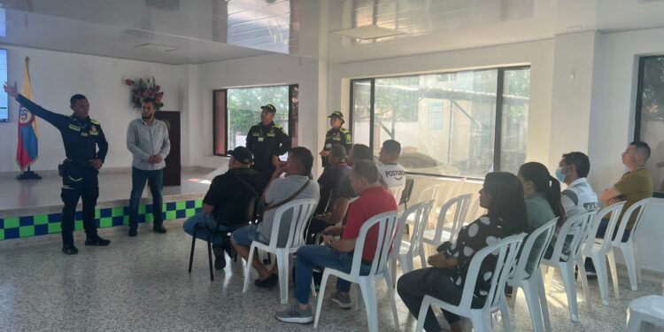 Distrito busca crear red de apoyo de convivencia con comerciantes del mercado viejo de Riohacha