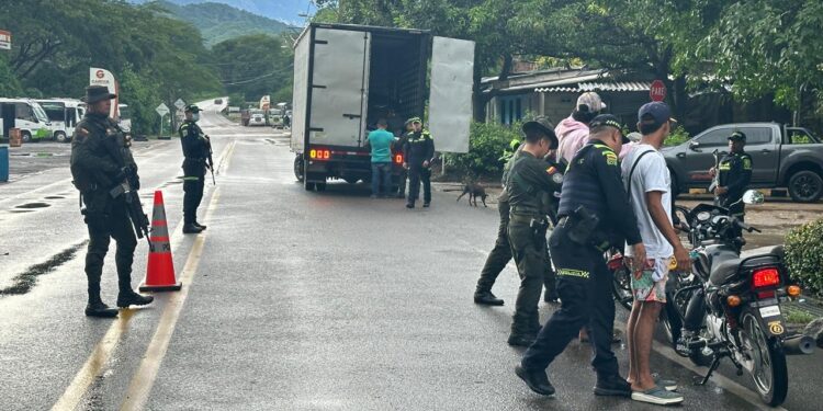 Policía realiza planes diferenciales en Dibulla para garantizar la seguridad ciudadana